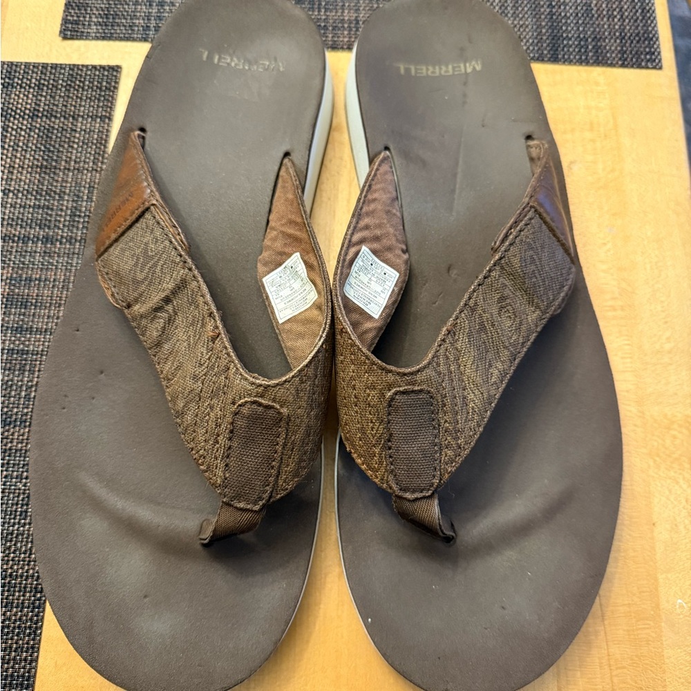 Merrell Men’s Brown Canvas Flip-Flop Sandals